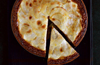 Gordon Ramsay's spiced apple cake