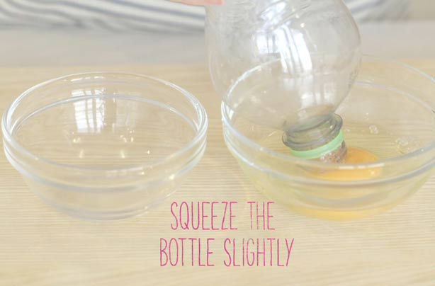 Food hack: How to remove an egg yolk with a plastic bottle