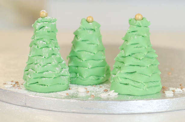 Speedy fondant Christmas trees