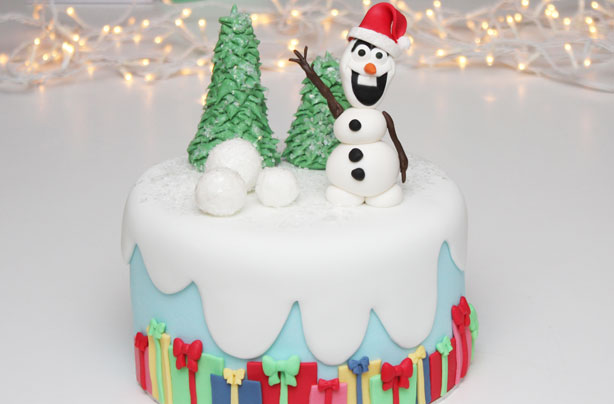 Frozen-inspired Christmas cake
