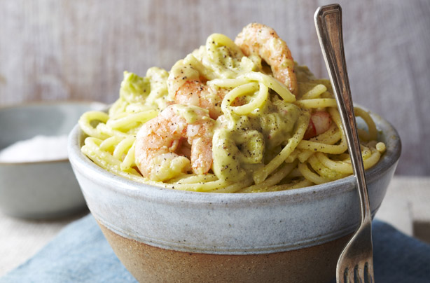 Guacamole and prawn spaghetti