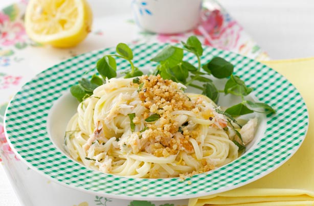 Linguine with crab and mint