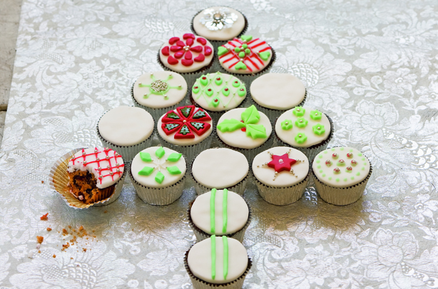 Mini fruit cakes