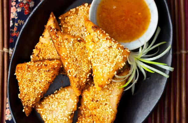 Sesame seed prawn toasts