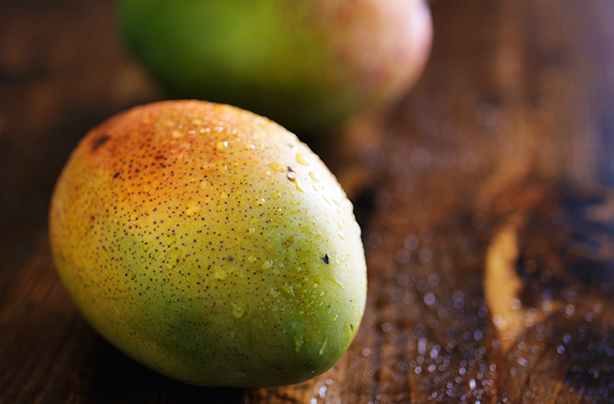 calories in fruit mango
