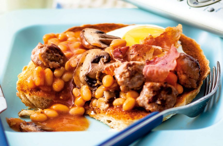 Full English breakfast pizza