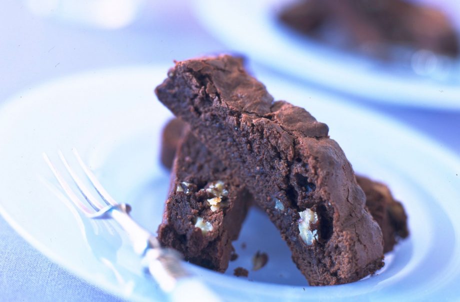 Chocolate and sultana brownies