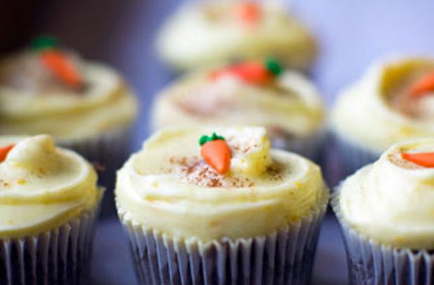 easter cupcakes: carrot cake cupcakes