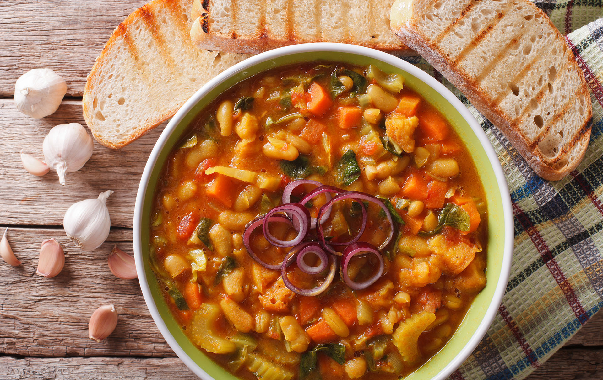chunky soups, Minestrone soup