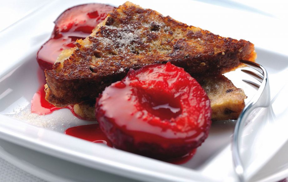French toasts with cinnamon and plum compote
