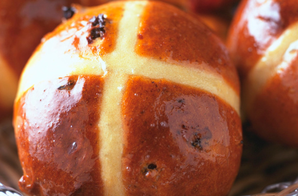 How to make hot cross buns