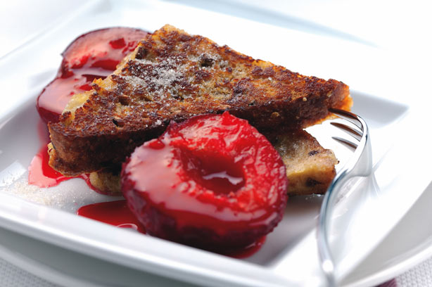 French toasts with cinnamon and plum compote