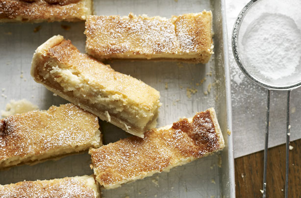 Lemon cheesecake slices
