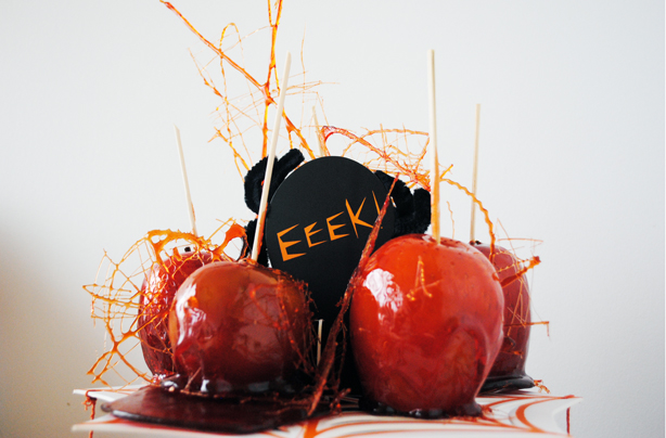 Halloween-recipes-ruby-red-toffee-apples