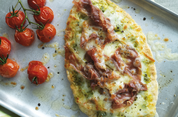 Pitta pesto pizza