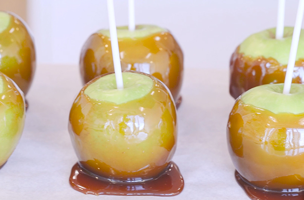 Halloween treats: Toffee apples