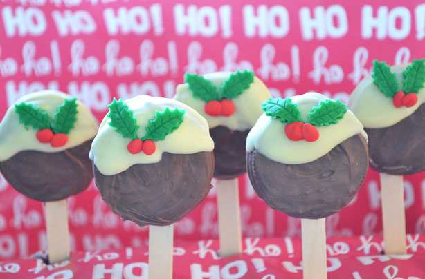 Oreo Christmas pudding pops