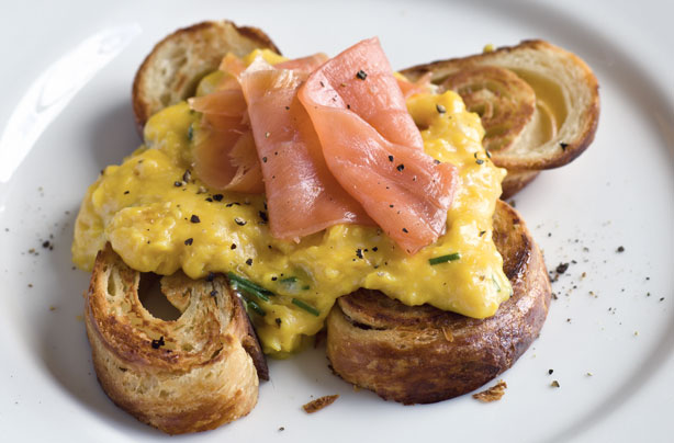 Gordon Ramsay Scrambled eggs and smoked salmon