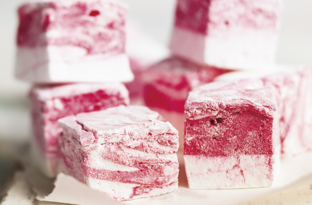 Raspberry ripple marshmallows