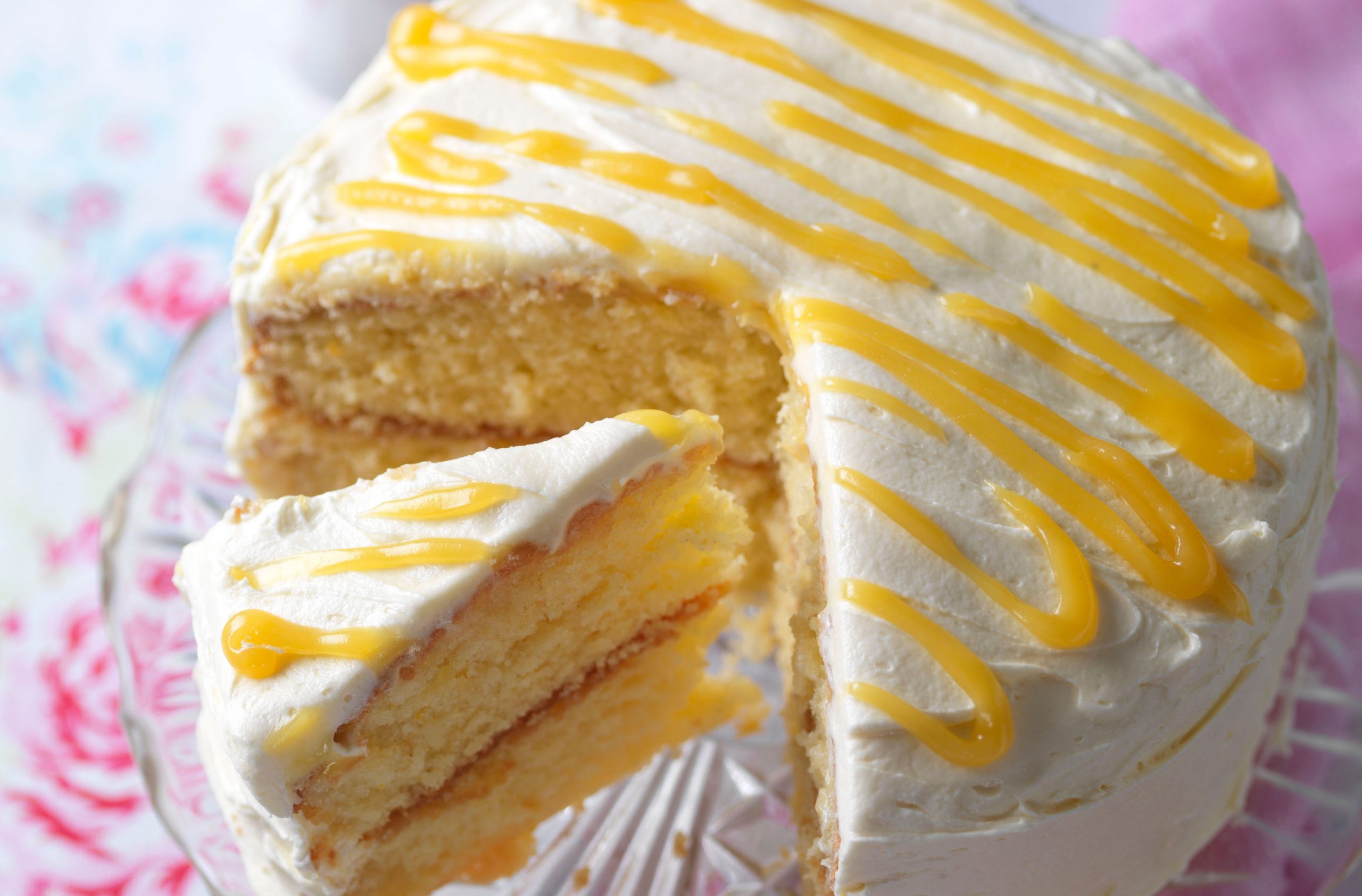 Lemon cake with lemon curd buttercream