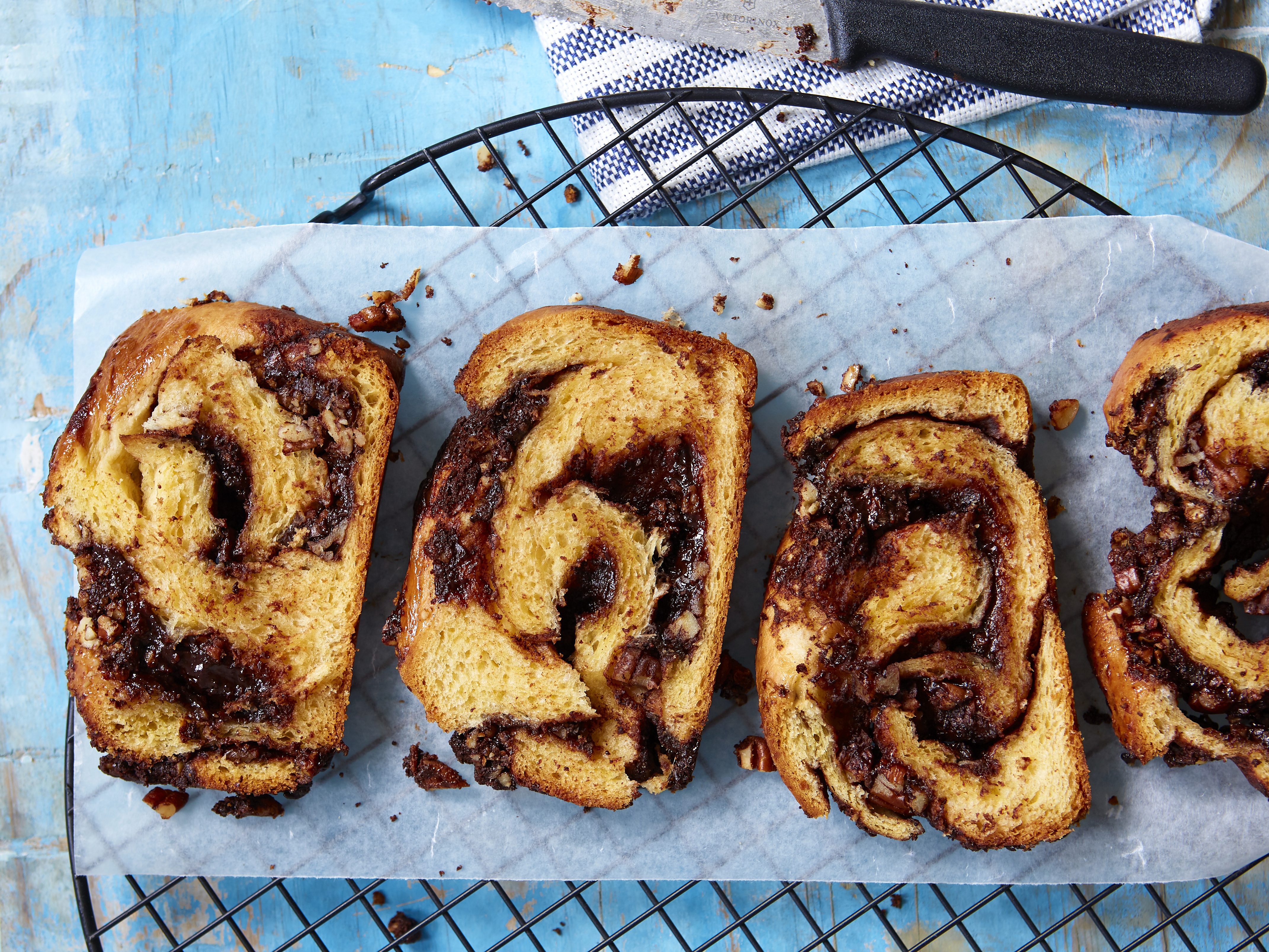 Babka with chocolate and pecans recipe GoodtoKnow