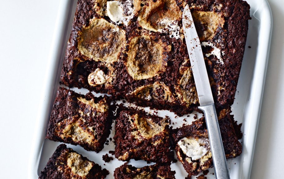 Sticky marshmallow and chocolate tray bake