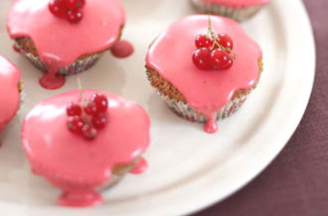 Redcurrant iced cupcakes