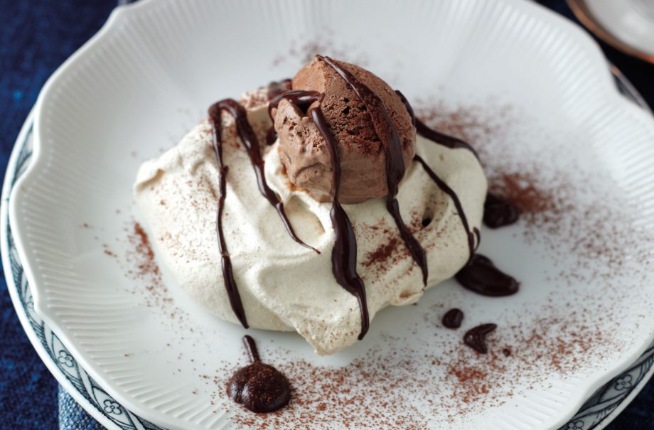 Coffee pavlovas