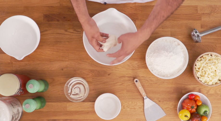 How to make sourdough pizza