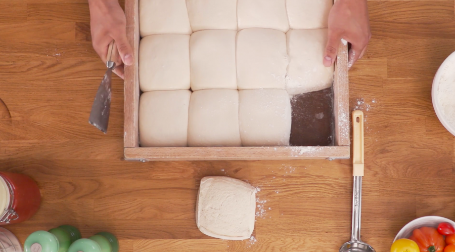 How to make sourdough pizza