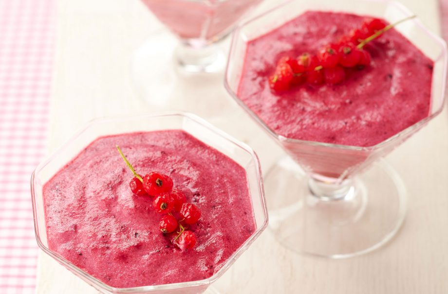 Light berry mousse