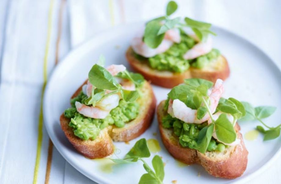 canape recipe_Pea and prawn crostini