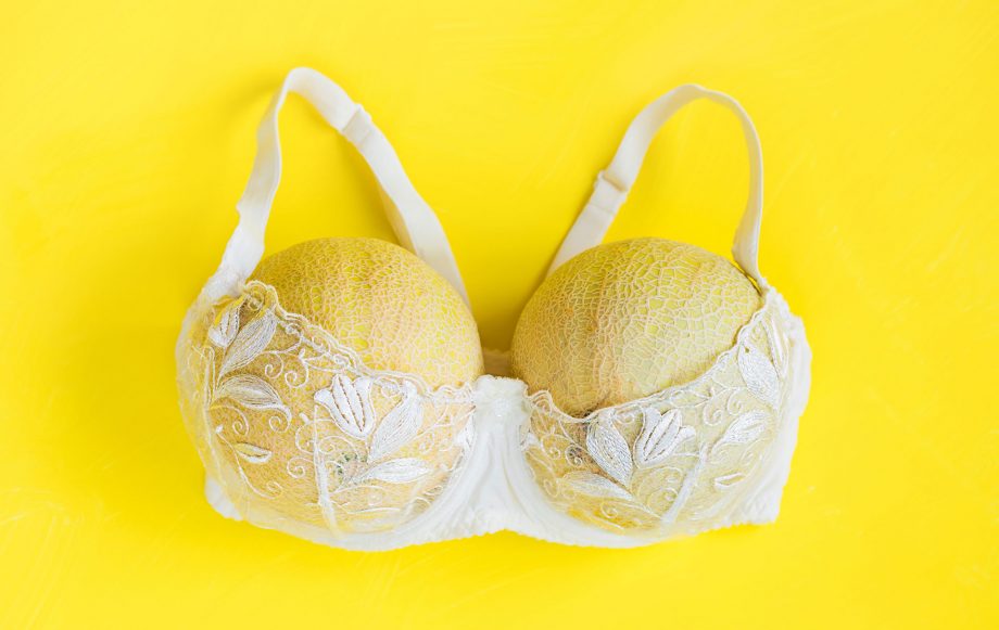 18 Struggles Every Woman With Big Boobs Is Having During