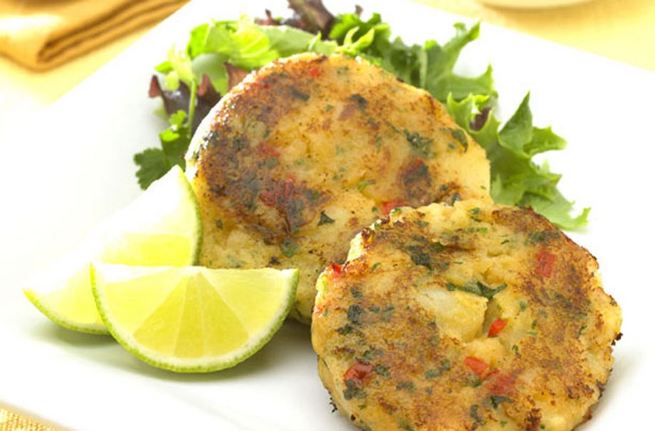 Chilli potato cakes with fish fingers
