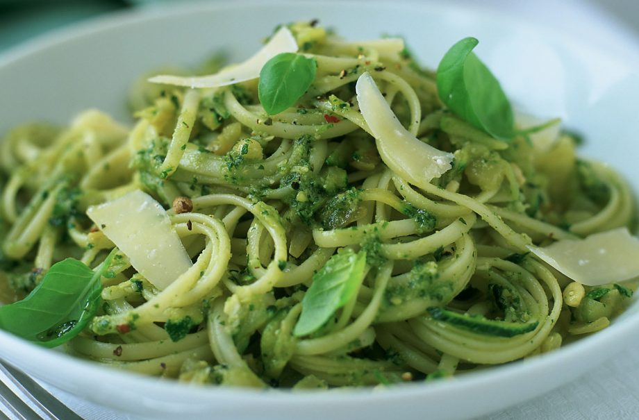 Courgette pesto pasta