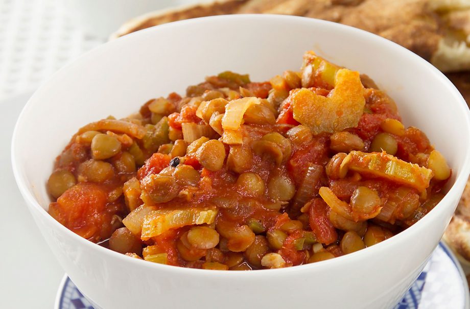 Lentil and spinach curry