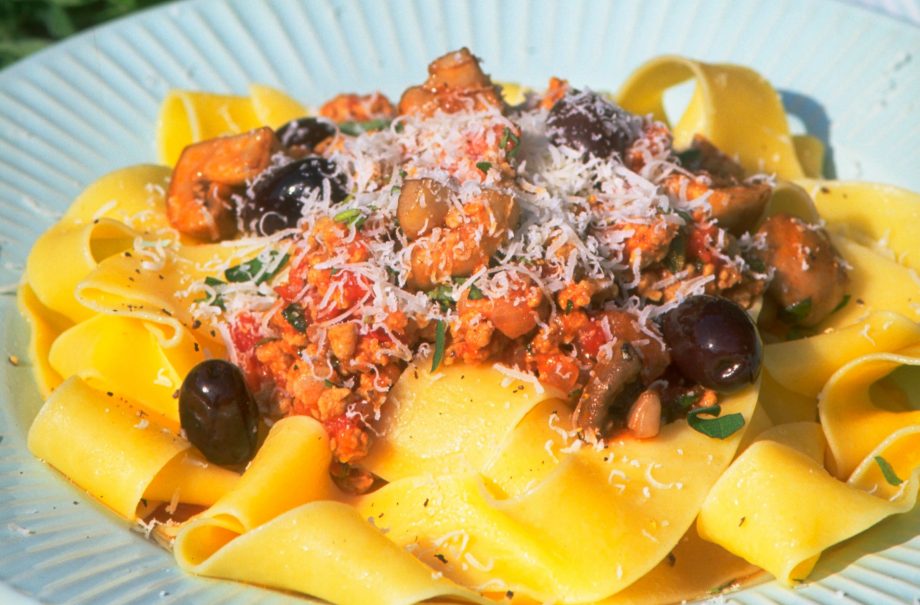 Pappardelle with tuna sauce