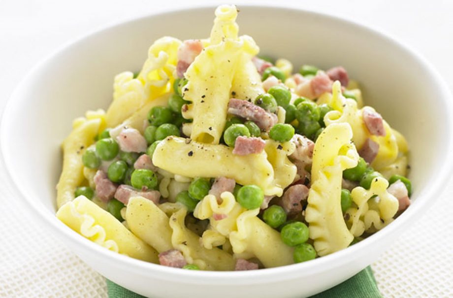 Pea and bacon pasta