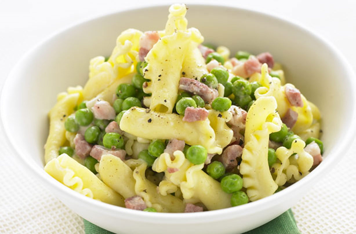 Pea and bacon pasta