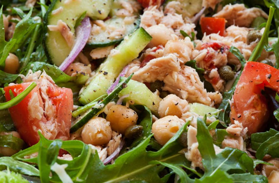 Tuna and chickpea salad
