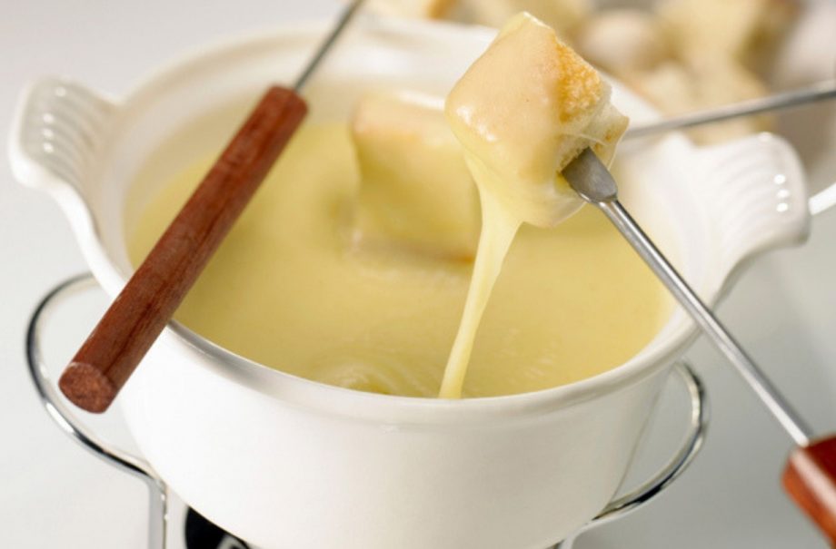 Christmas buffet ideas_cheese fondue