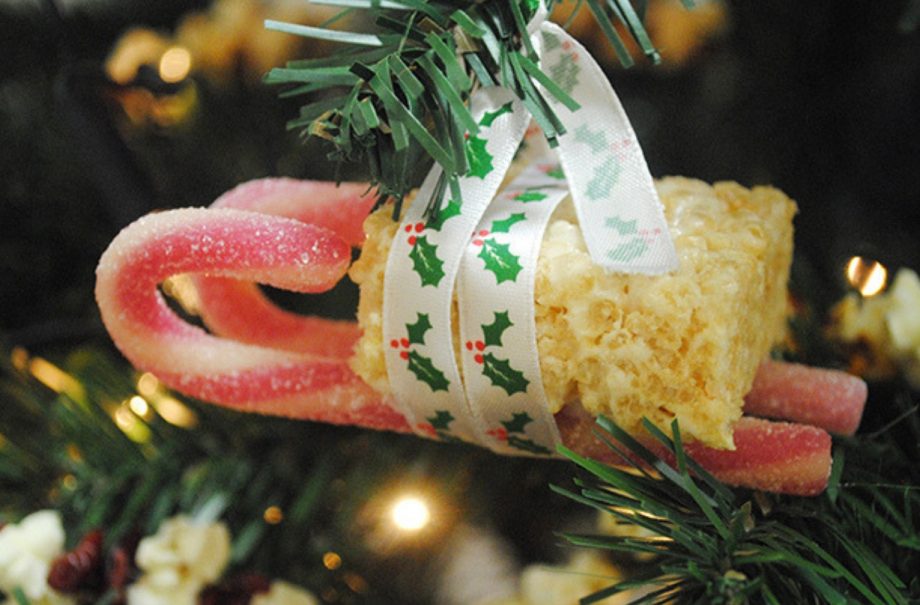 christmas recipes kid friendly_candy_cane_sledges