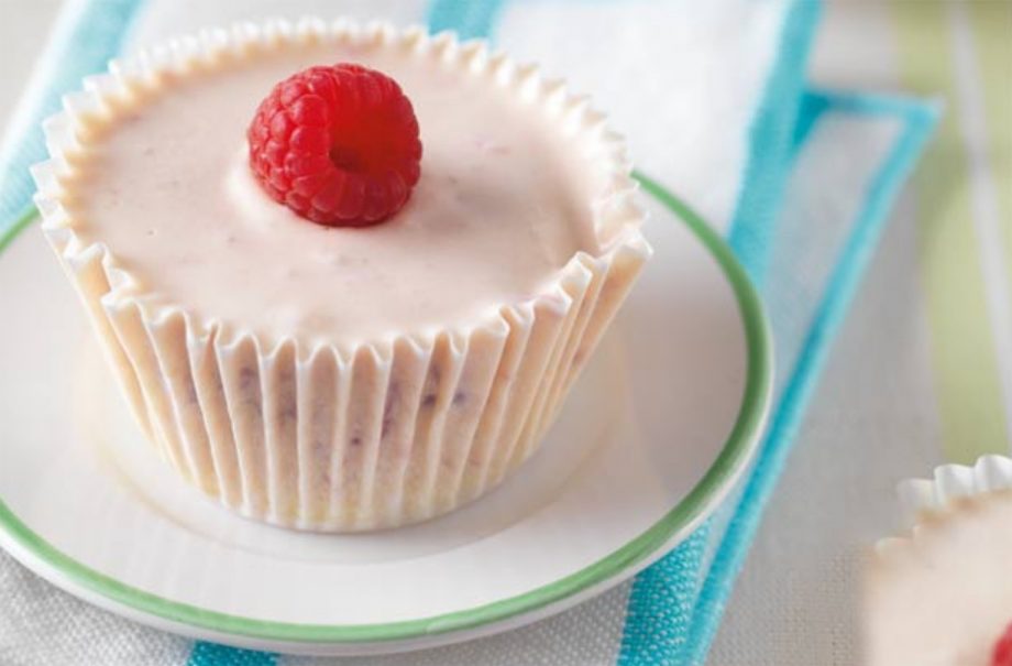 christmas recipes kid friendly_no bake raspberry chocolate cupcakes