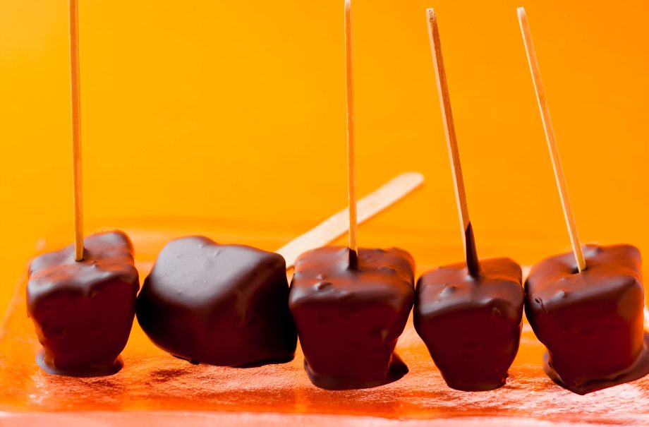 Fizzy chocolate cubes