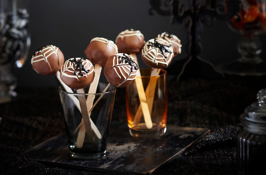 Halloween cake pops