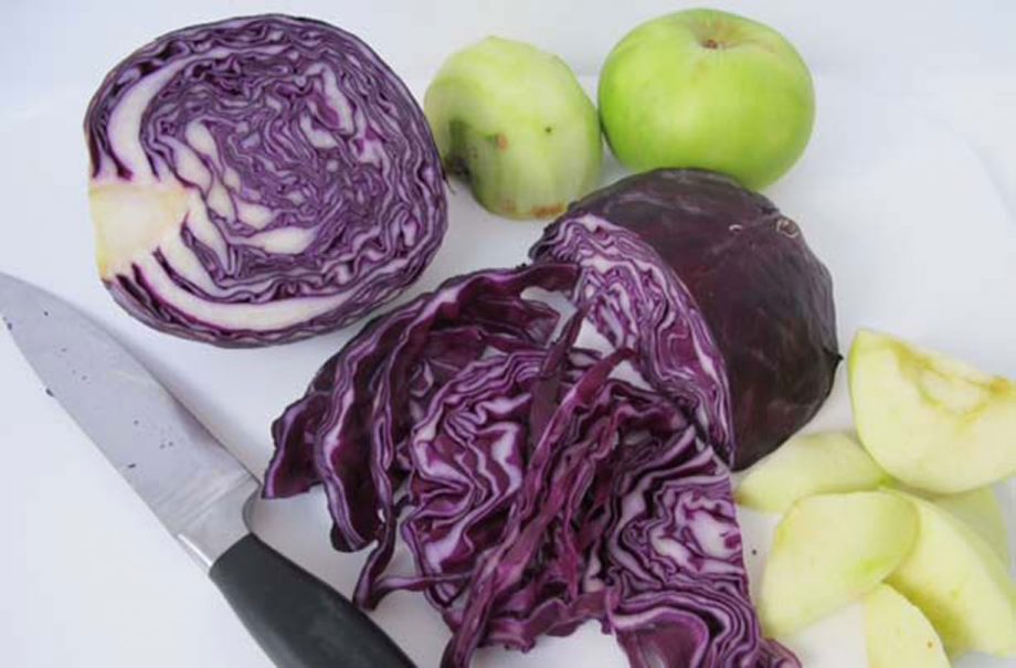 How to cook red cabbage: Step 1