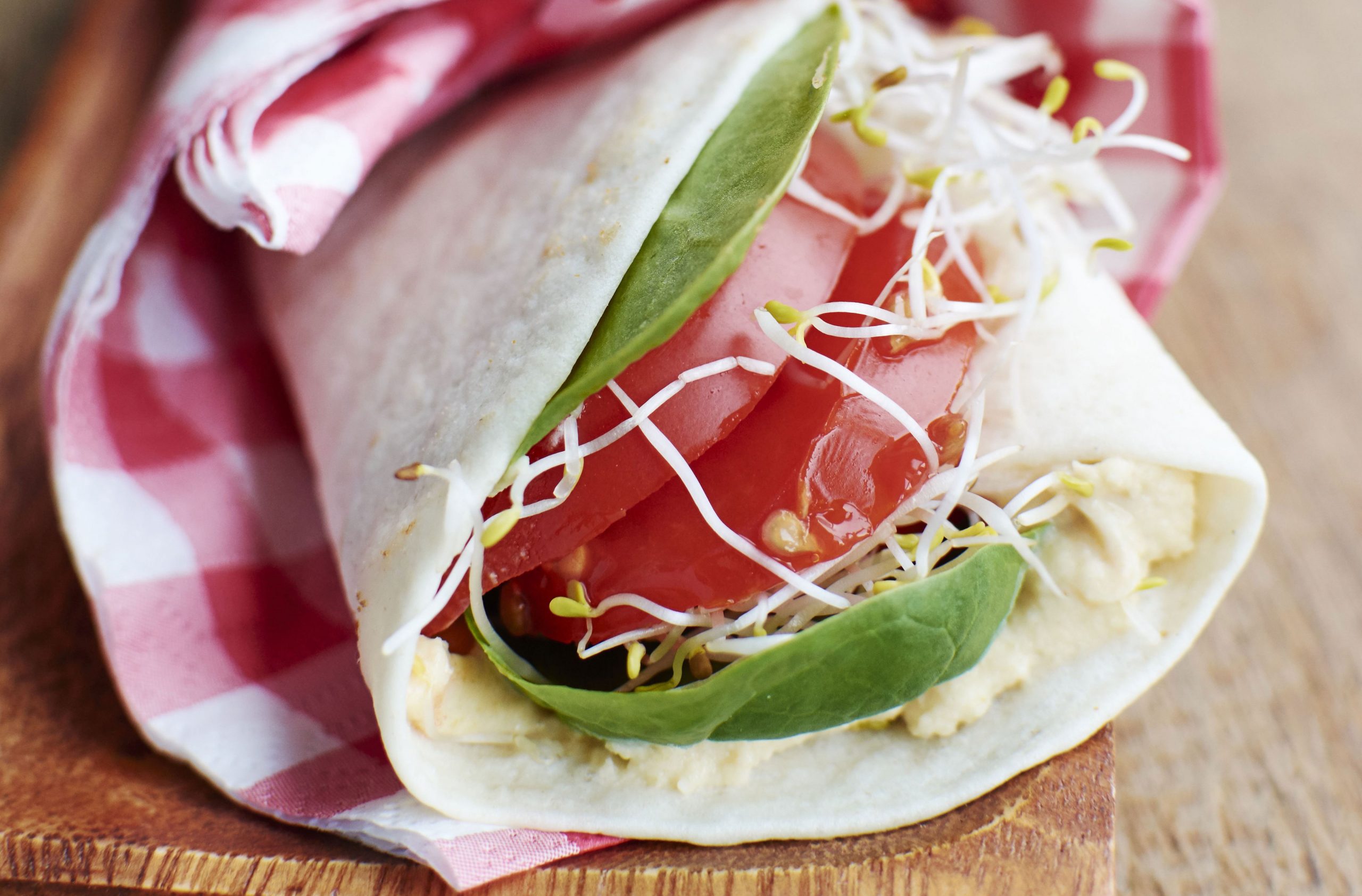 Healthy lunch ideas, Hummus and tomato wraps