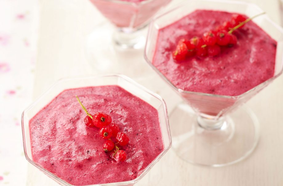 Light berry mousse