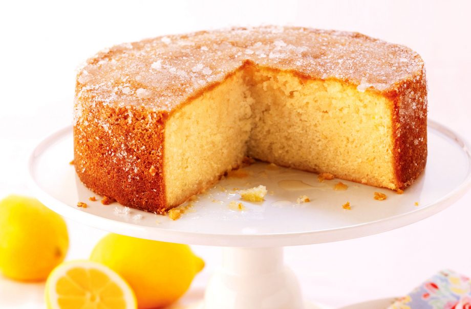 Mary Berry's lemon drizzle cake