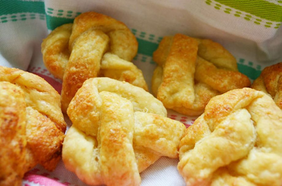 Pastry pretzels